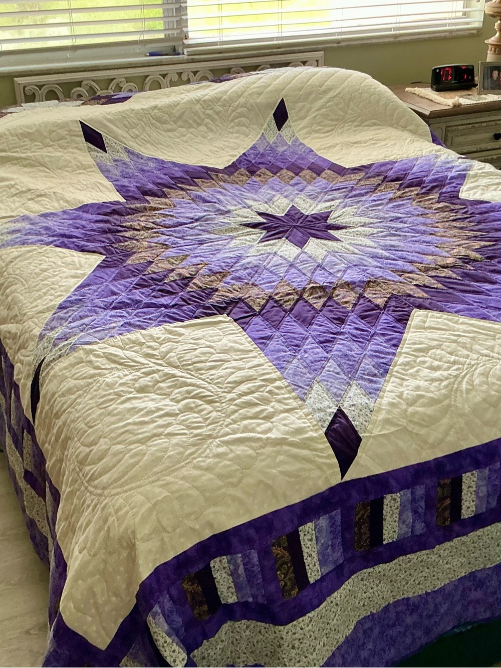 Purple Starburst Quilt Bed Cover - Elegant Cream & Purple Design